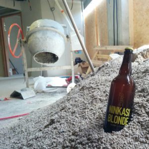 Ninkasi Blonde sur un chantier